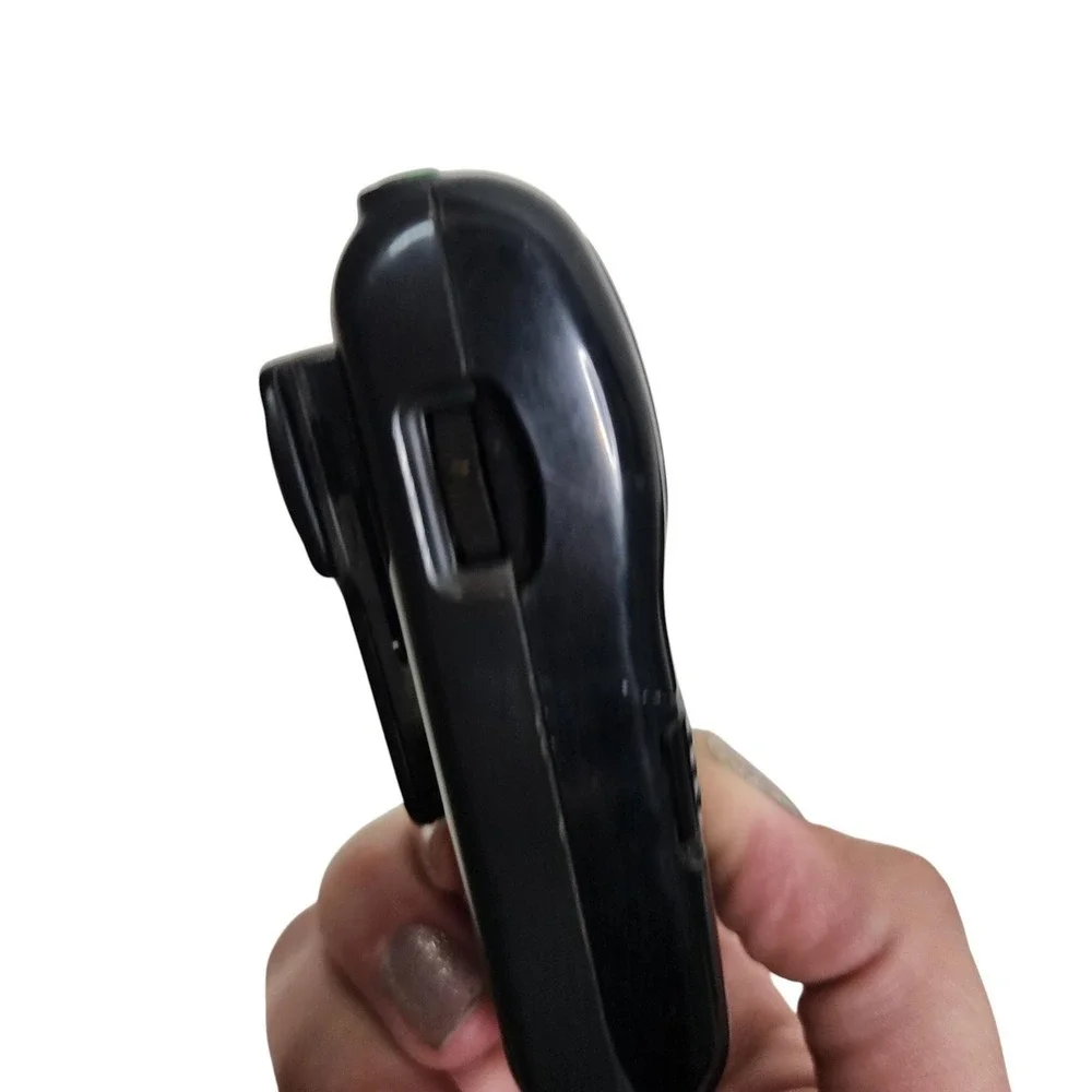 Vintage Sony SRF-39 FM/AM Walkman Pocket Radio Black Earphones Belt Clip WORKS
